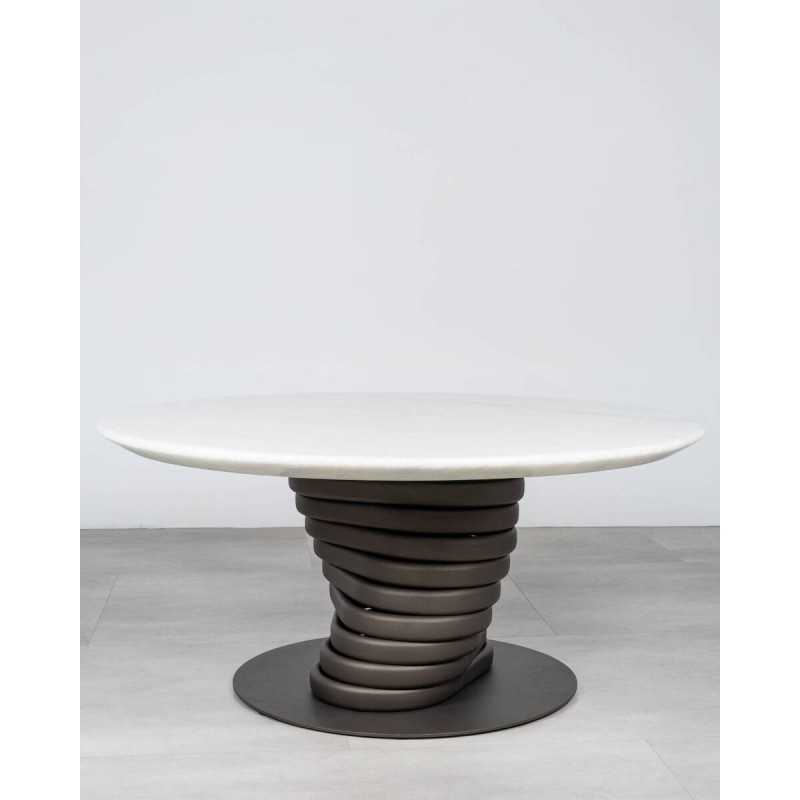 Aureum round coffee table in white marble with a wavy base