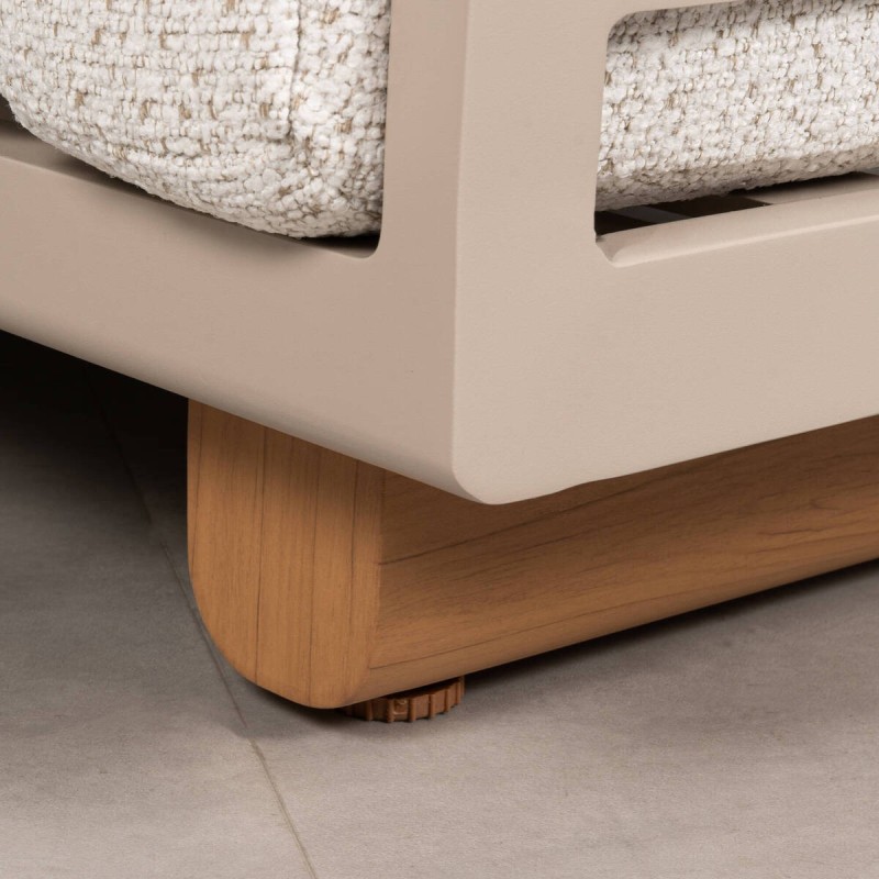 Moka outdoor armchair in aluminum with side slats and cream fabric cushions