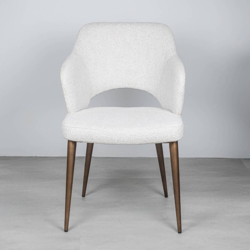 Silla Elin tapizada color crema con patas metálicas bronce