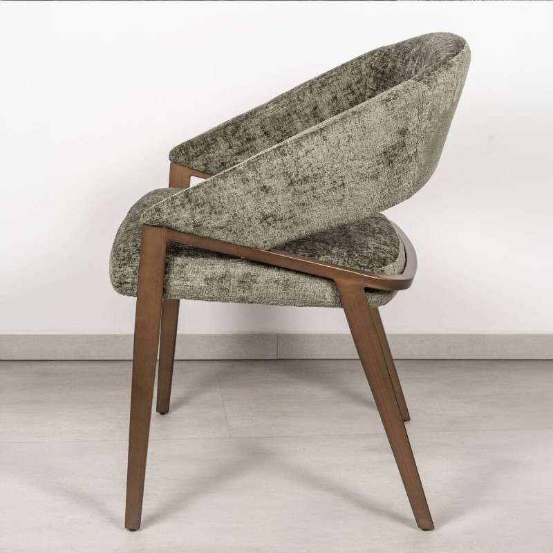 Silla Amara tapizada en chenilla verde y patas de bronce