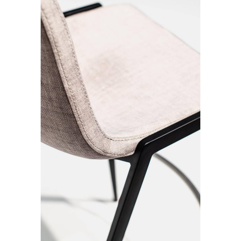Taburete alto poliéster topo  acero acabado negro 43,5 x 45 x 102cm