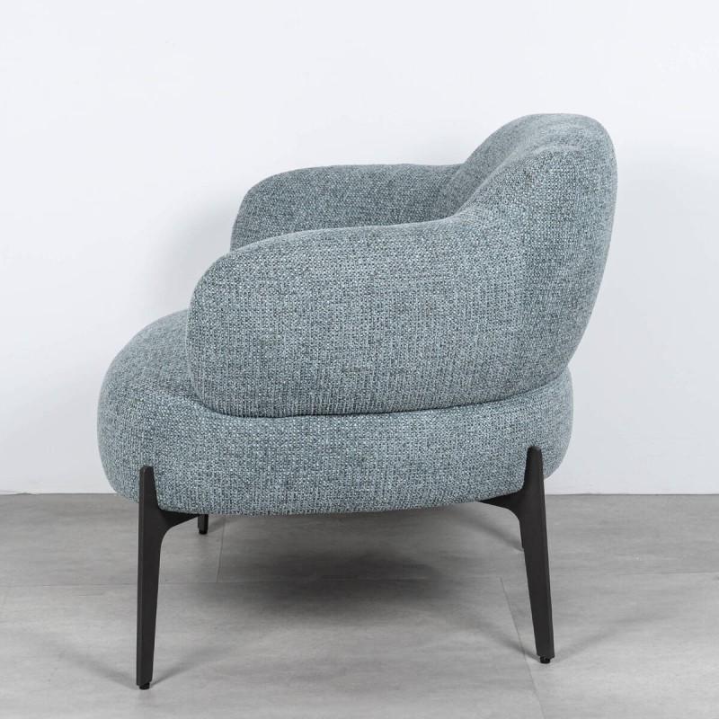 Sillón Milan azul tapizado con patas metálicas | Muebles Benítez