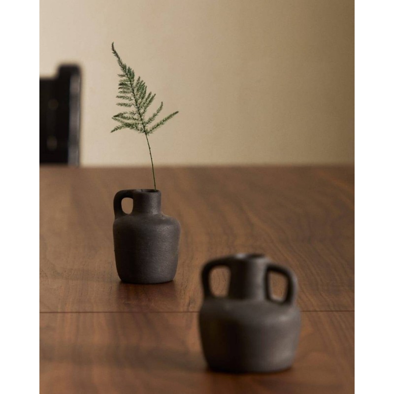 Jarrón pequeño de terracota negra con asa,  hecho a mano estilo nórdico