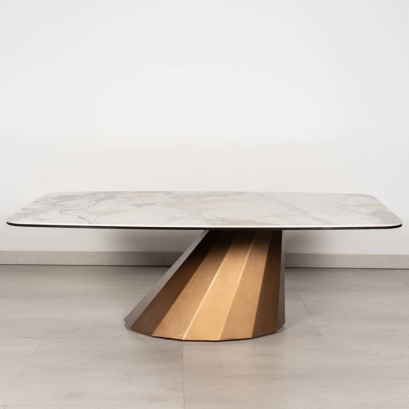Mesa de centro Oria con base escultórica y tapa de cerámica