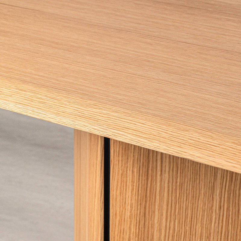Mesa de comedor Roble natural y dos patas con detalles oscuros | Muebles Benítez