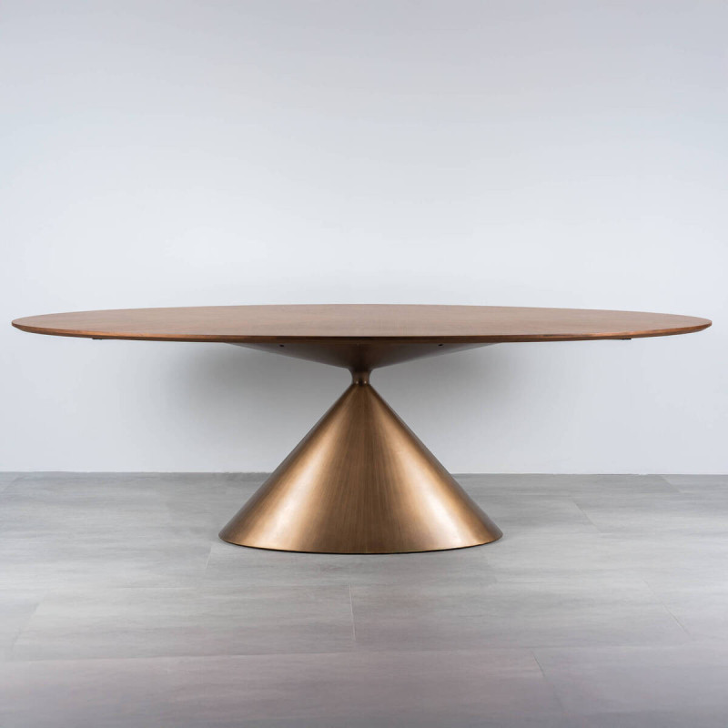 Mesa ovalada nogal con base metálica bronce | Muebles Benítez