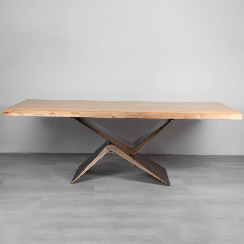 Mesa comedor madera natural y base metálica escultural 220 cm