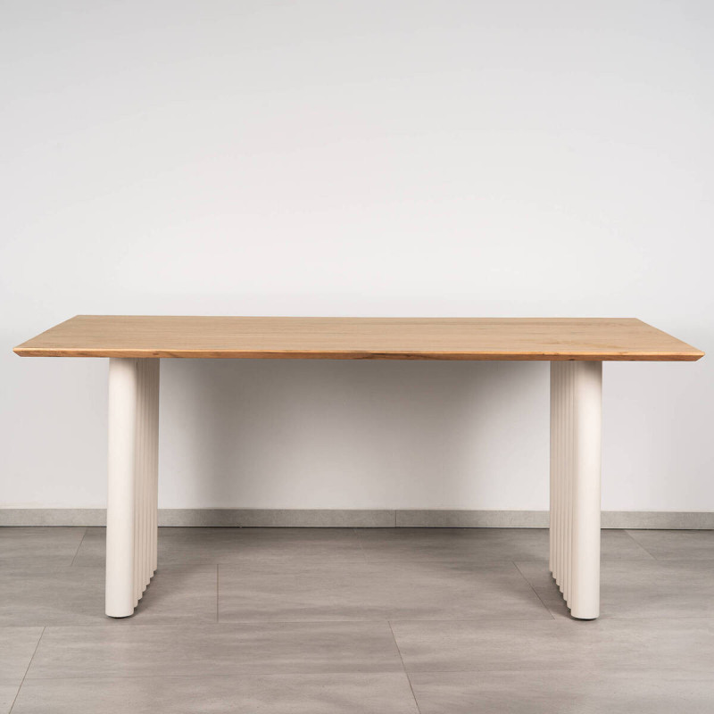 Mesa de comedor Kashmiri de acacia natural con patas de tubos cilíndricos 175x90 cm | Muebles Benítez