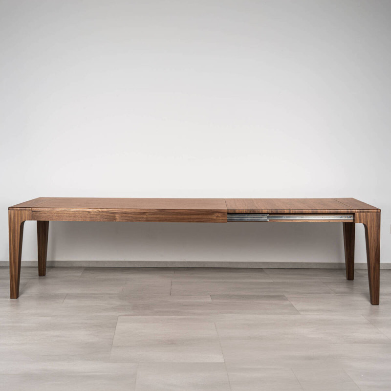 Mesa Comedor Isar de Chapa de Nogal Extensible | Muebles Benítez